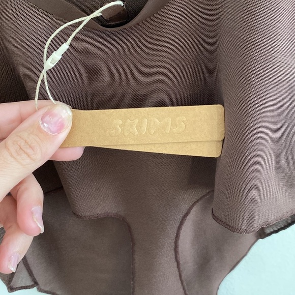 NWT SKIMS Sheer Sculpt Thong Bodysuit Brown Small - Picture 7 of 10